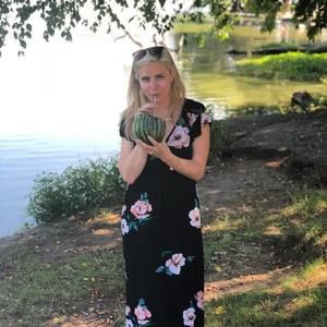 Meet your Posher, Pam